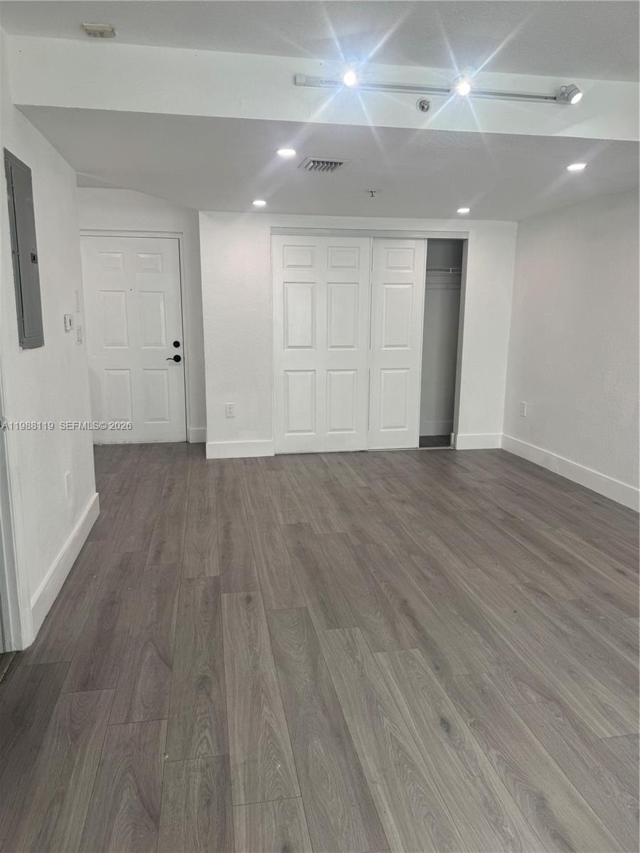 IDLEWILD PARK - Residential Lease