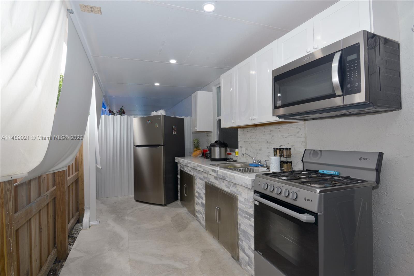 Homestead, Florida 33033, United States, 5 Bedrooms Bedrooms, ,3 BathroomsBathrooms,Residential,Active,69265