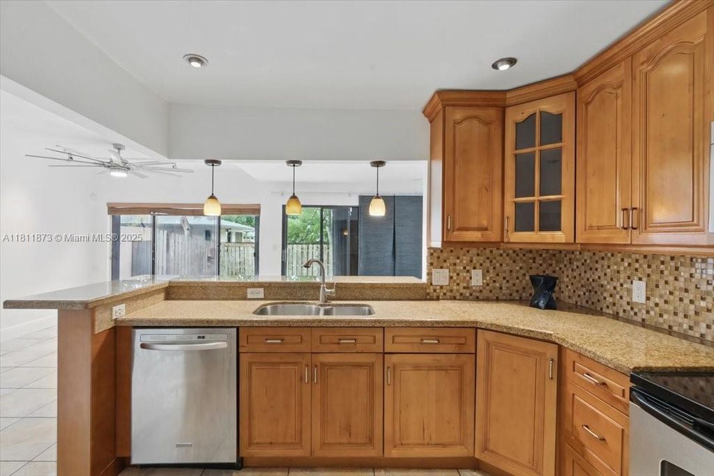 Photo of 4225 NW 76th Ave, Davie, FL 33024 (MLS # A11811873)