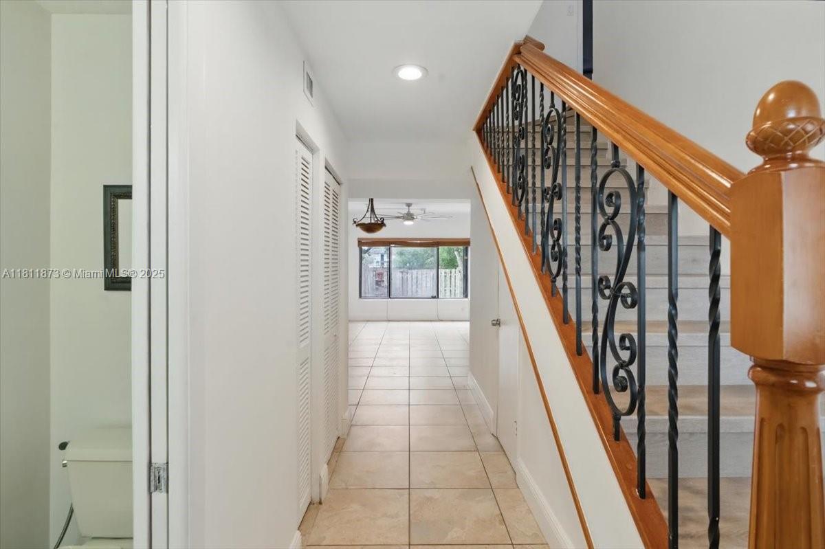 4225 NW 76th Ave