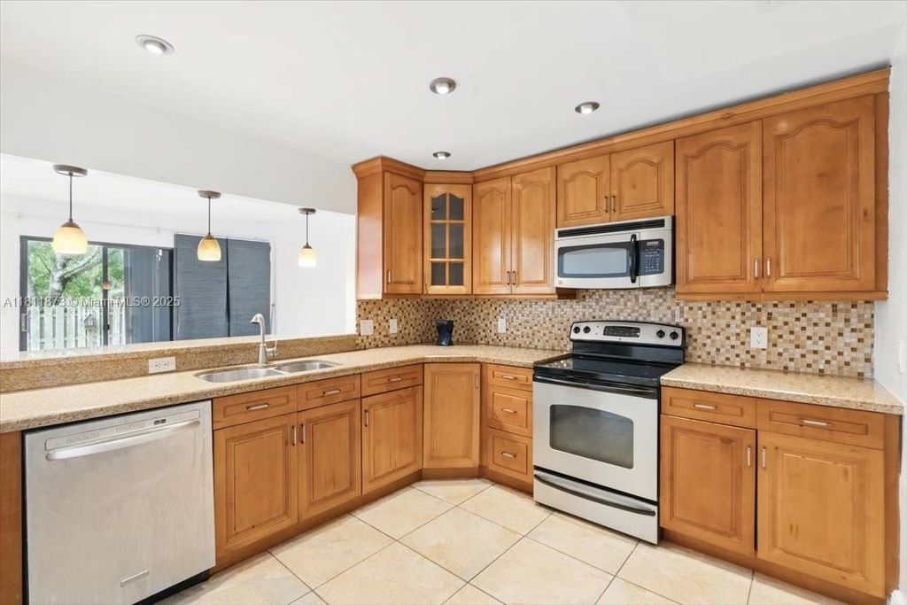 Photo of 4225 NW 76th Ave, Davie, FL 33024 (MLS # A11811873)