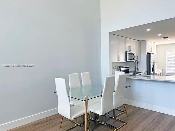 7510 S Pinewalk Dr S 104