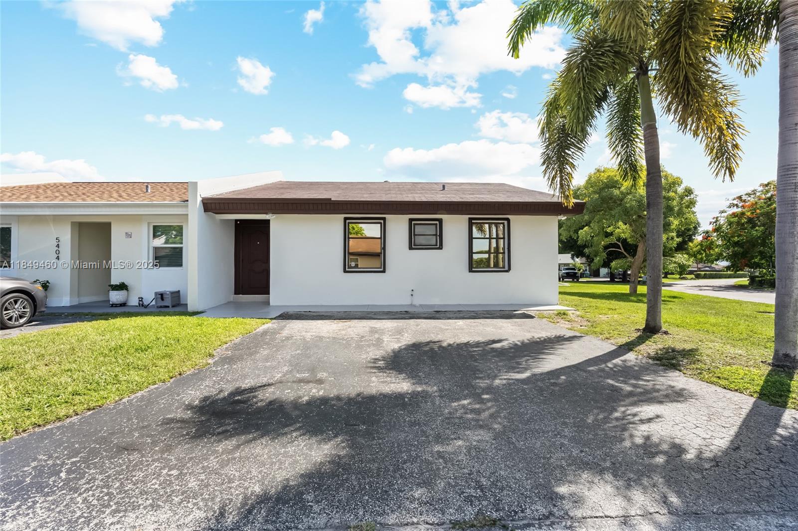 Beautifully gut-renovated 1-story corner townhouse in the desirable Bent Tree neighborhood. This property features vaulted ceilings, new appliances, private driveway, and a covered patio. Bright, modern, and move-in ready—perfect for a small family seeking comfort and privacy. Minutes from shopping, dining, schools and top conveniences. No pets allowed. First, last, and security deposit required. HOA approval necessary!