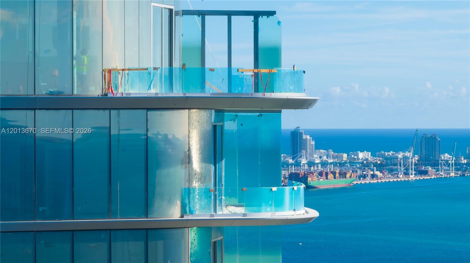 Una Residences - Residential