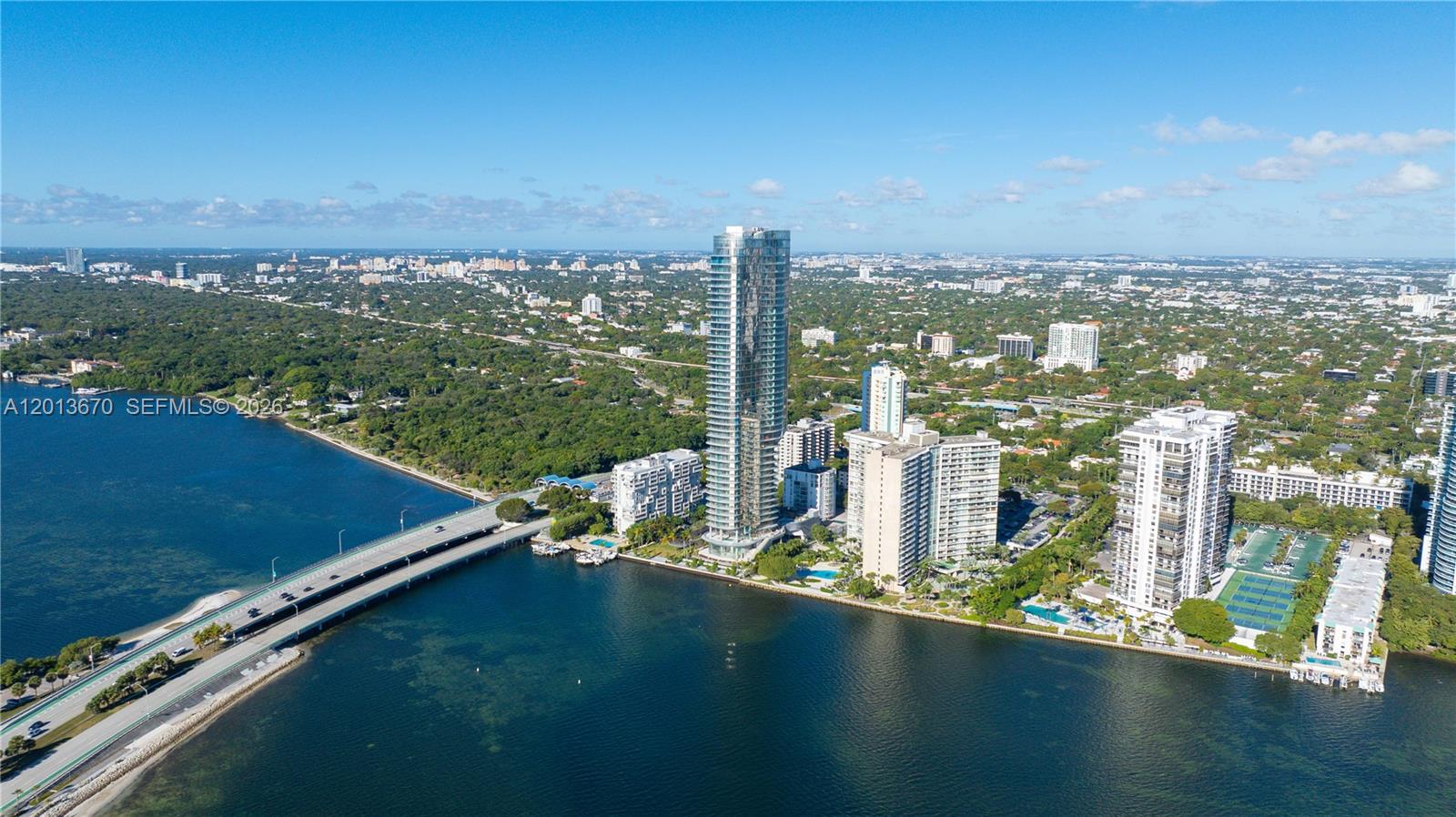 Una Residences - Residential