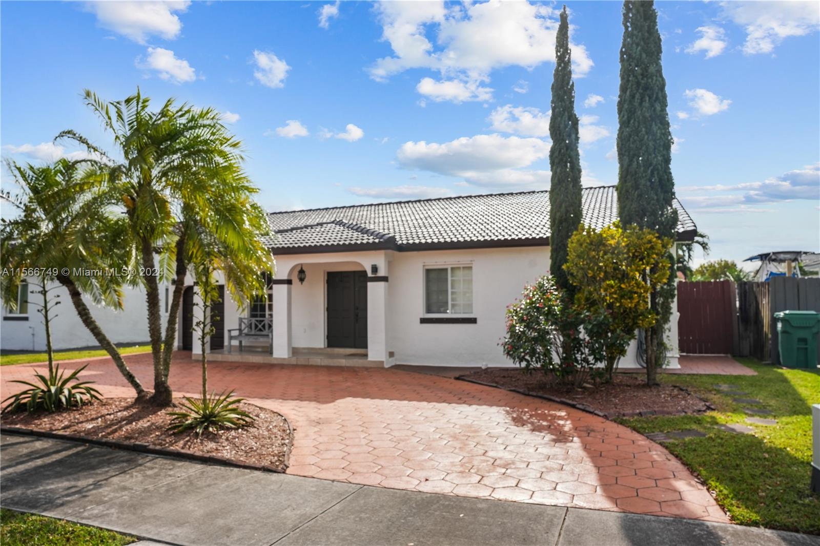 MAJESTIC ESTATES 3RD ADDN - Residential
