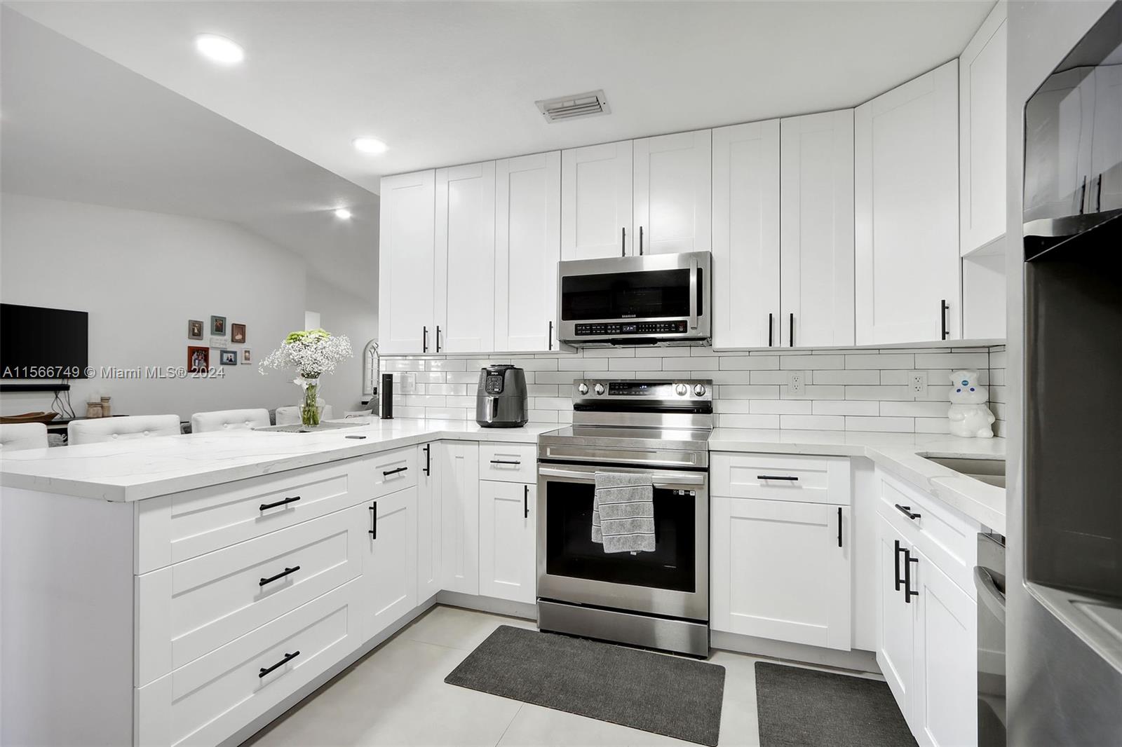 MAJESTIC ESTATES 3RD ADDN - Residential