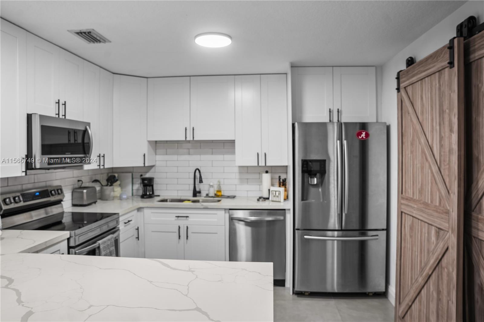 MAJESTIC ESTATES 3RD ADDN - Residential