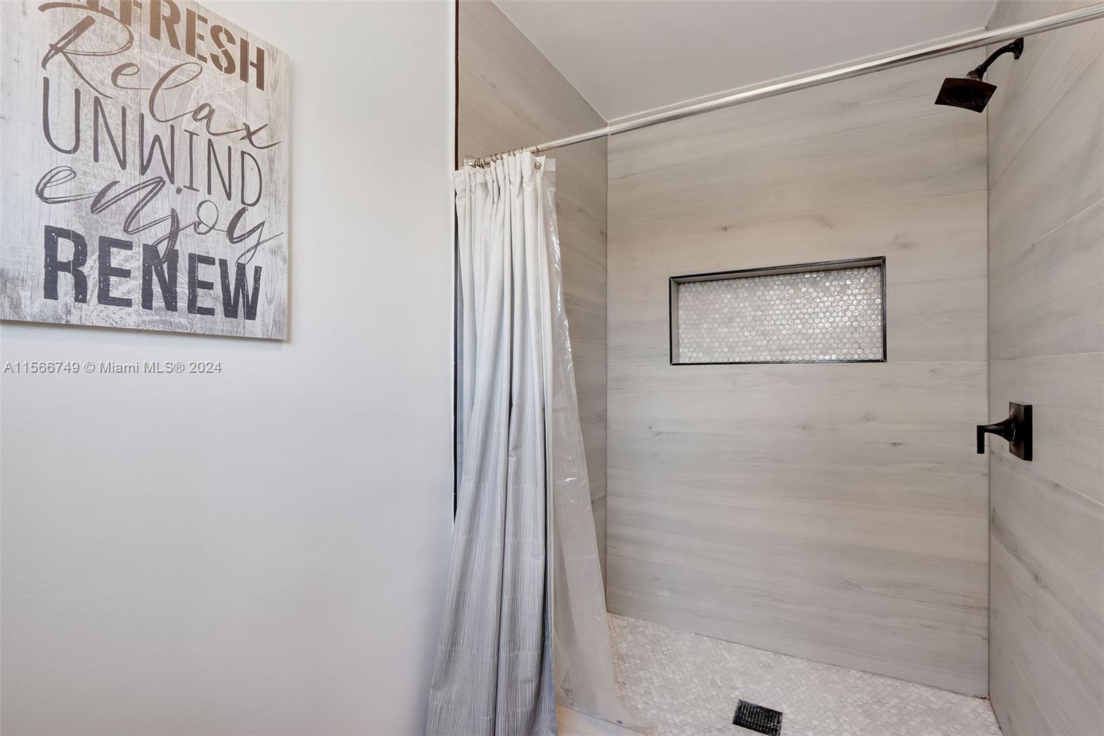 MAJESTIC ESTATES 3RD ADDN - Residential