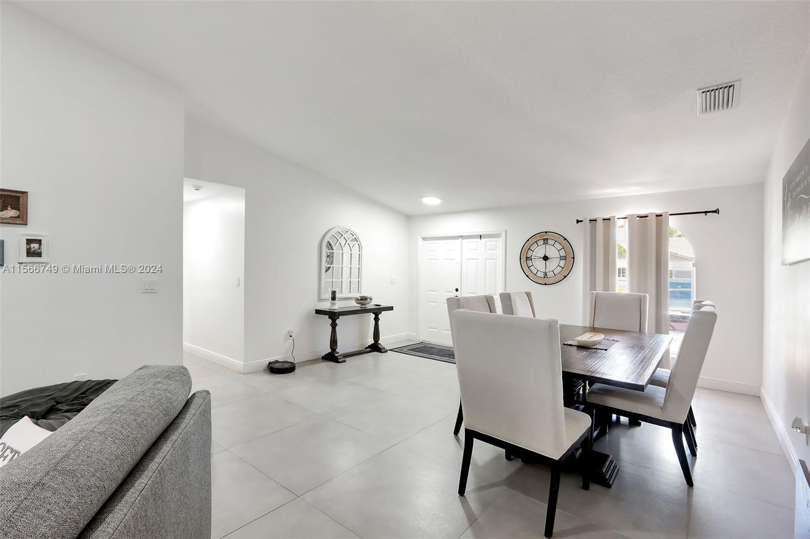 MAJESTIC ESTATES 3RD ADDN - Residential