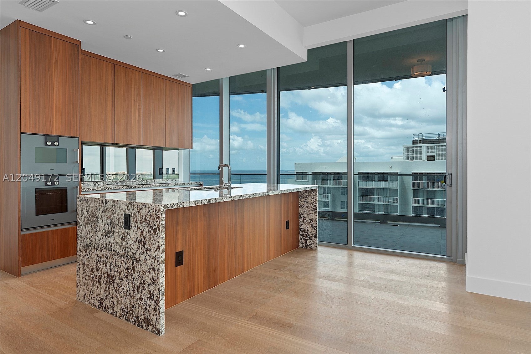 175 SE 25th Rd 1003