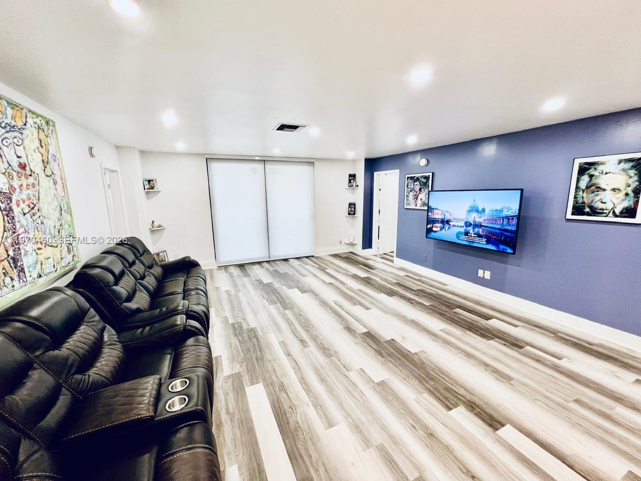 SAILBOAT CAY CONDO - Residential