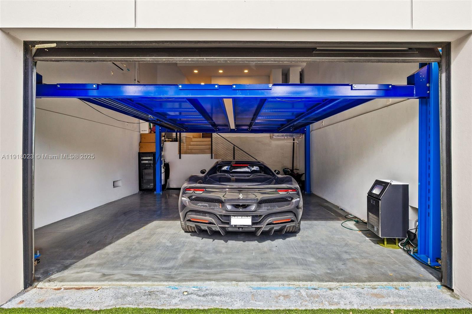 BELLE MEADE 1ST ADDN - Residential