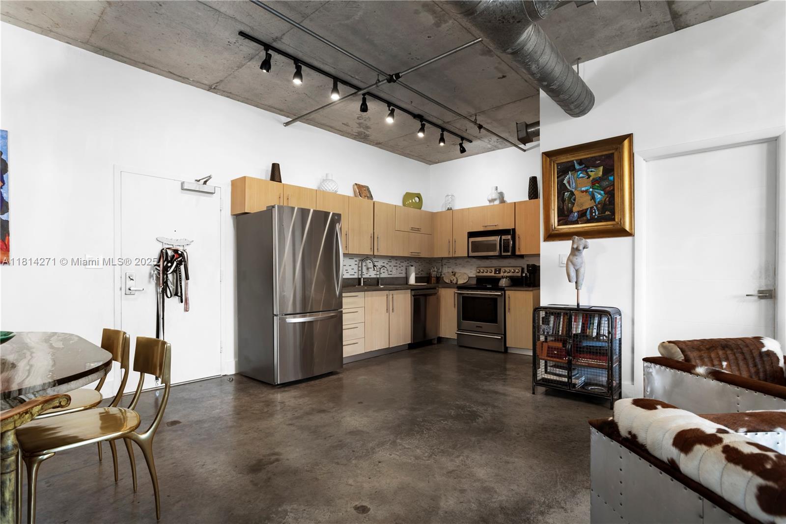 THE YORKER CONDO - Residential