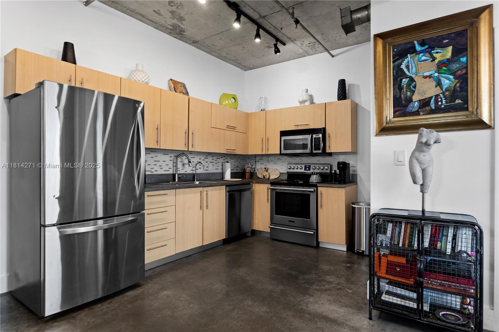 THE YORKER CONDO - Residential
