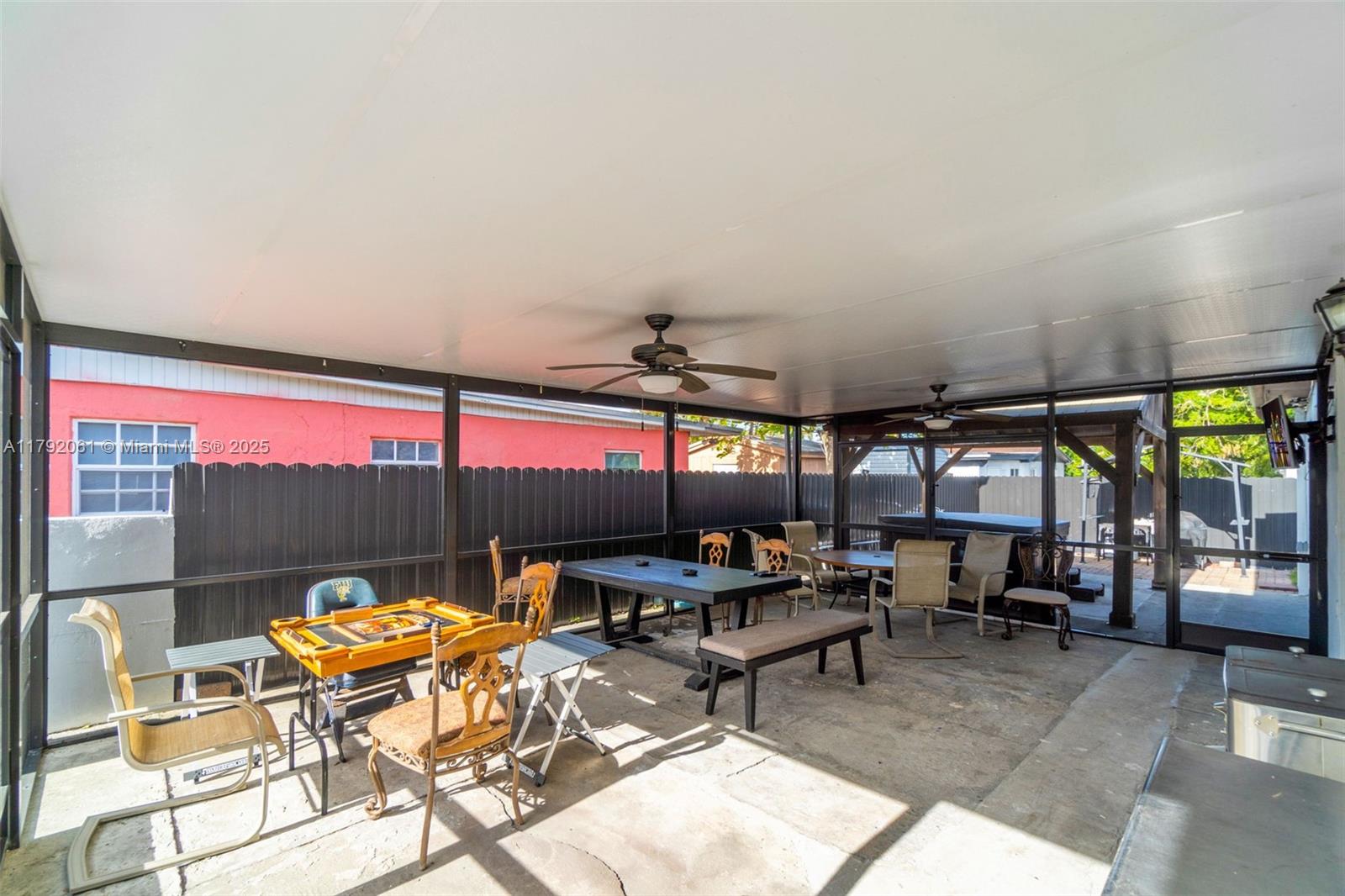 SCHOOL HOUSE SUB - Residential