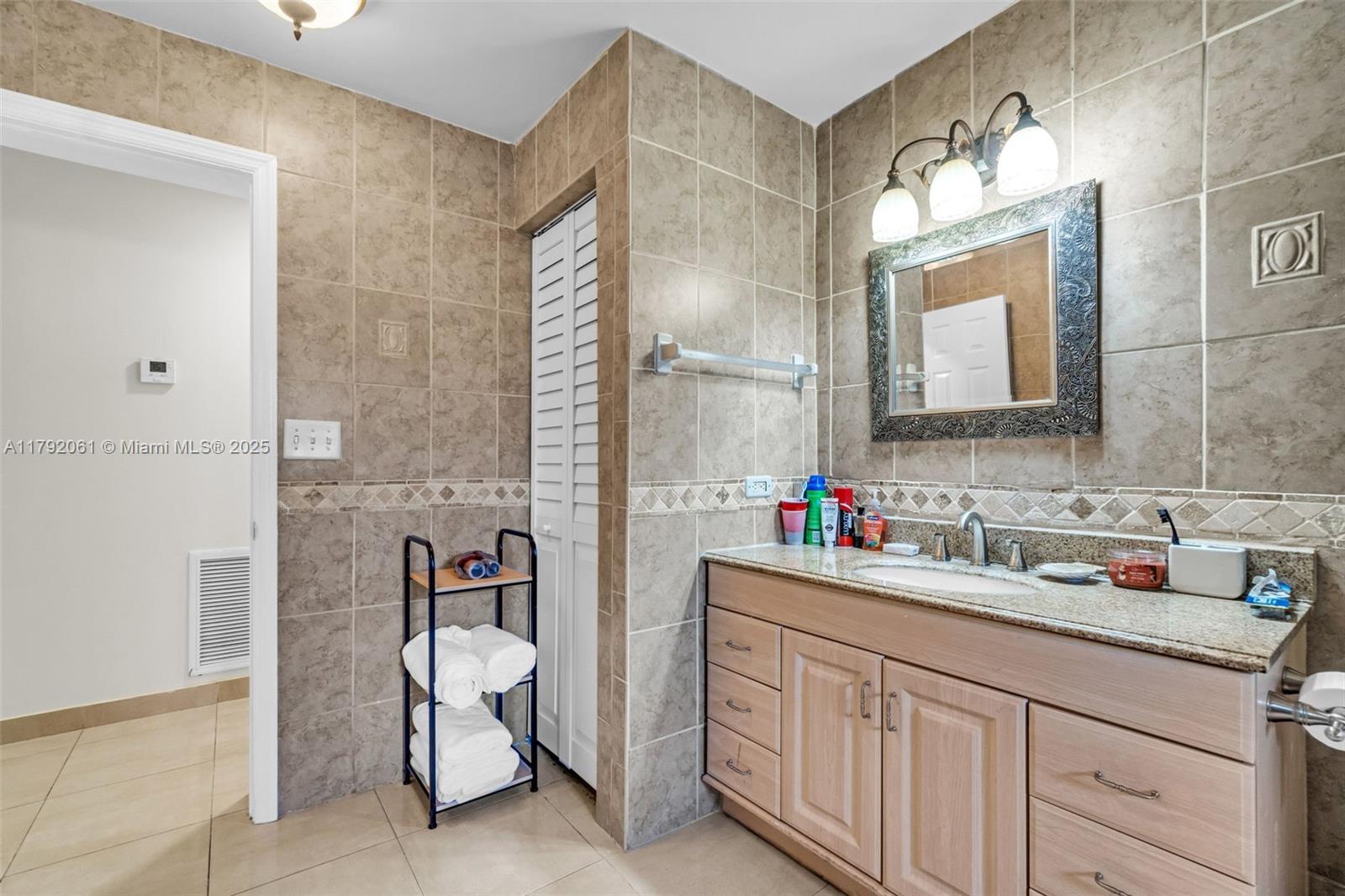 SCHOOL HOUSE SUB - Residential