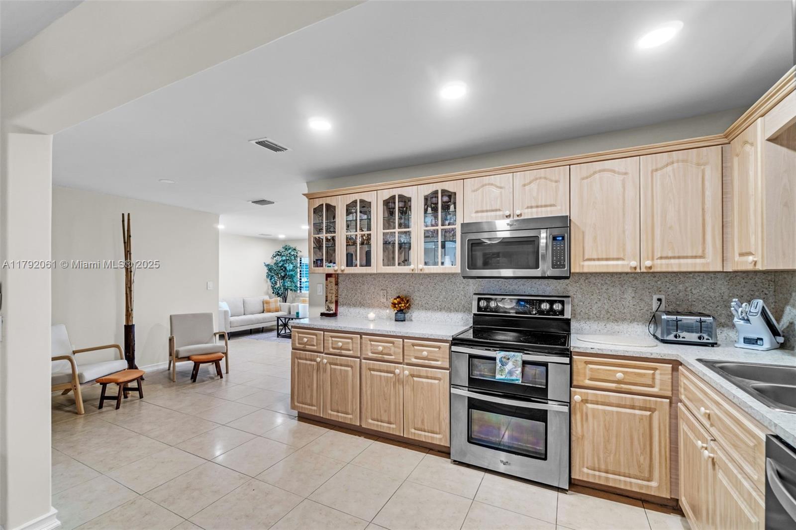 SCHOOL HOUSE SUB - Residential