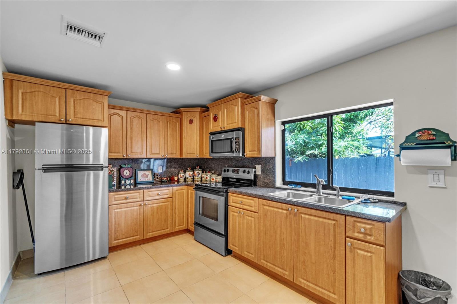 SCHOOL HOUSE SUB - Residential