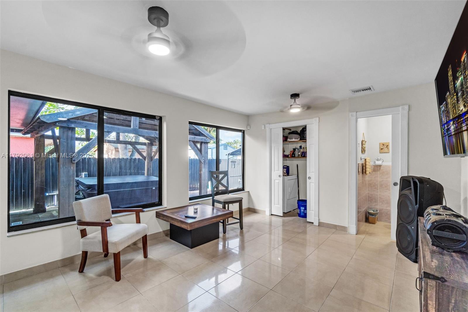 SCHOOL HOUSE SUB - Residential