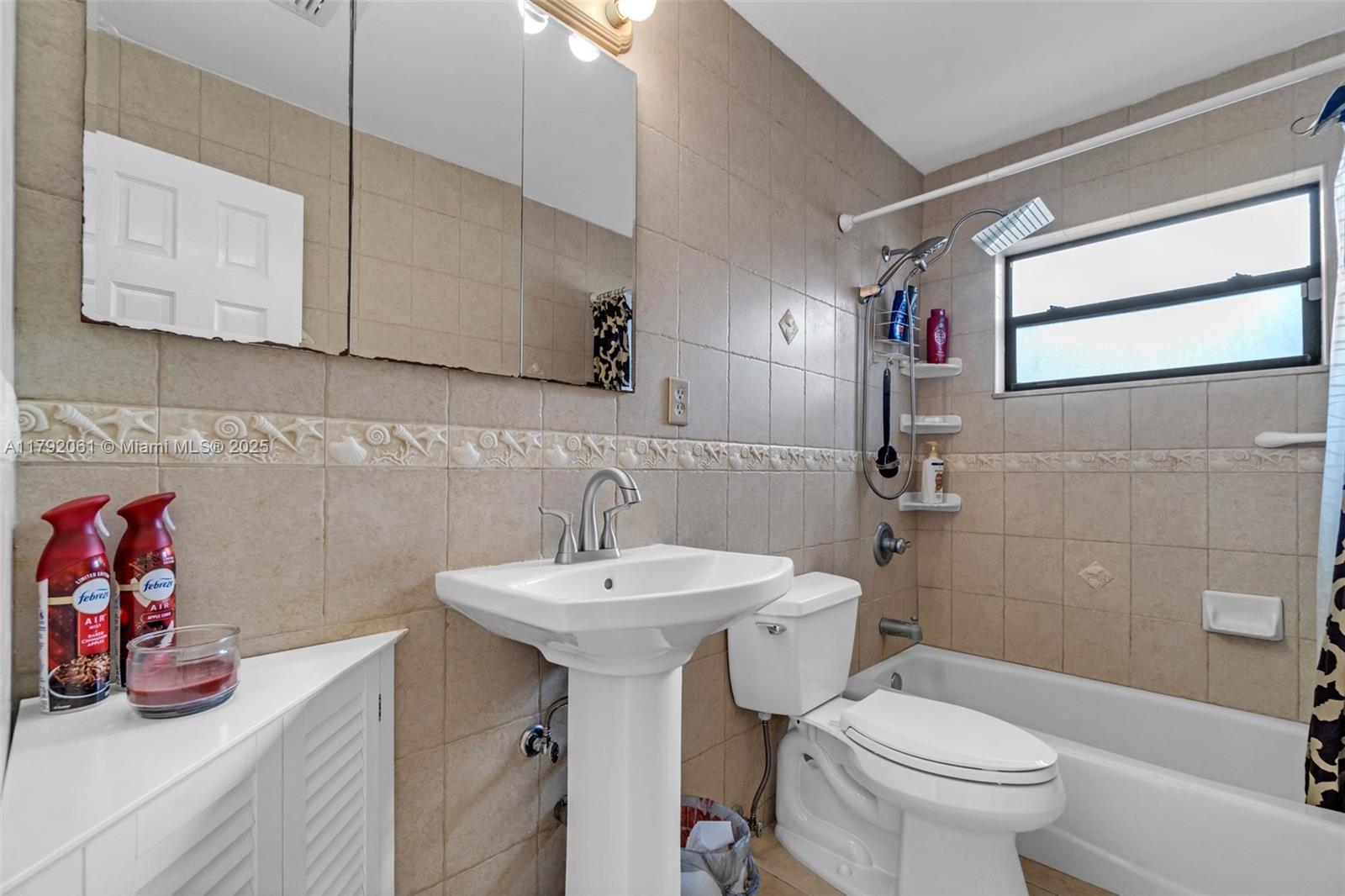 SCHOOL HOUSE SUB - Residential