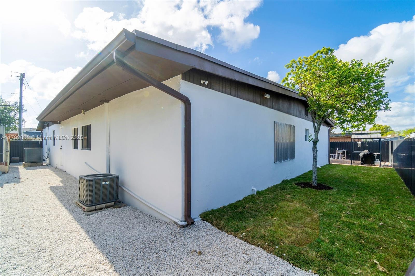 SCHOOL HOUSE SUB - Residential