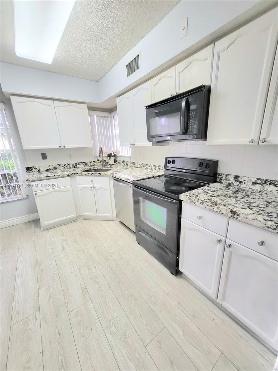 FAIRWAYS AT SOMERSET COND - Residential