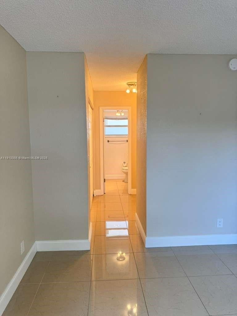 LAUDERDALE OAKS CONDO XII - Residential