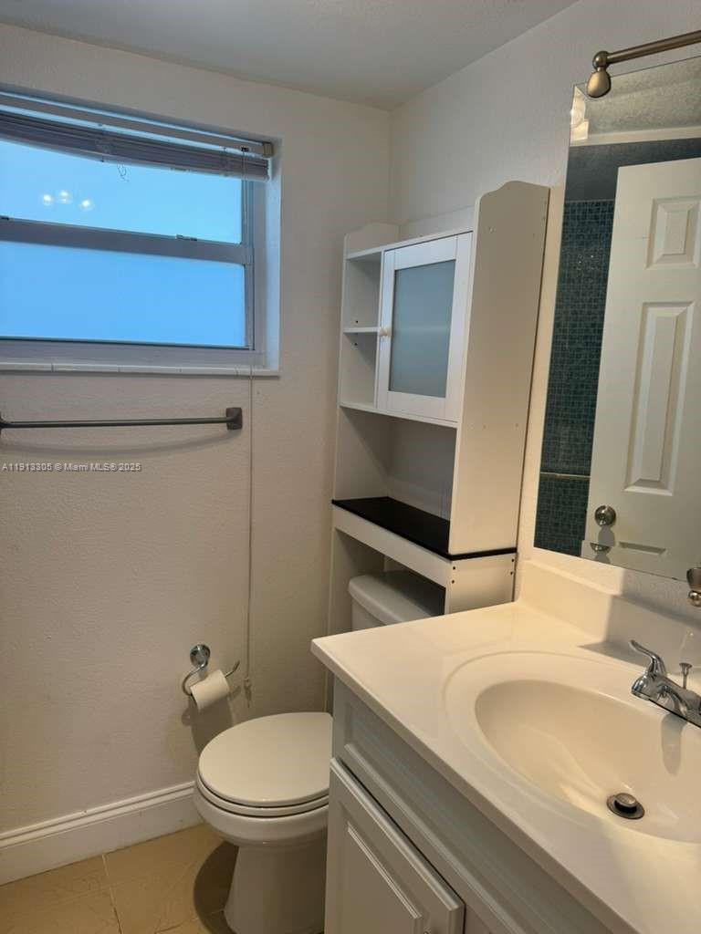 LAUDERDALE OAKS CONDO XII - Residential