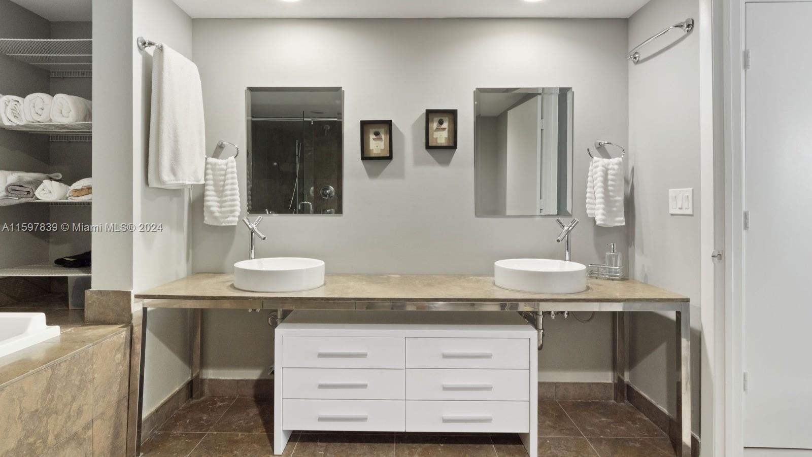 ICONBRICKELL CONDO NO 1 - Residential