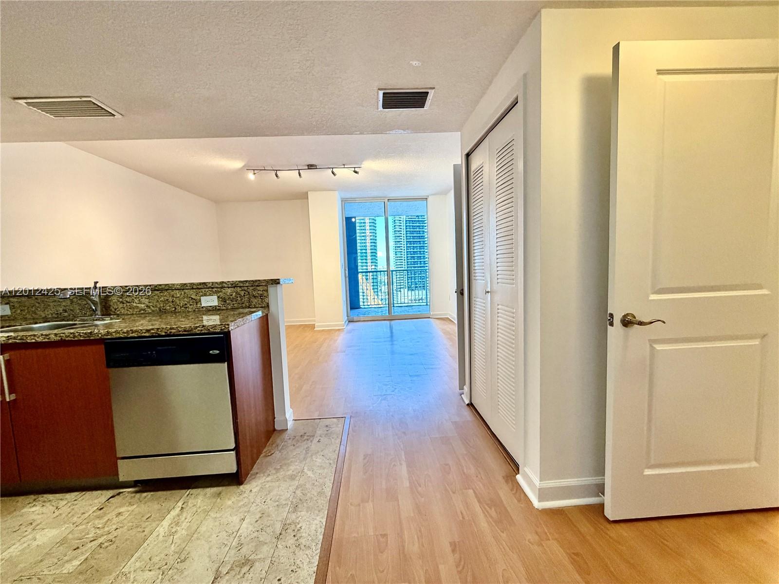 170 SE 14th St 2906