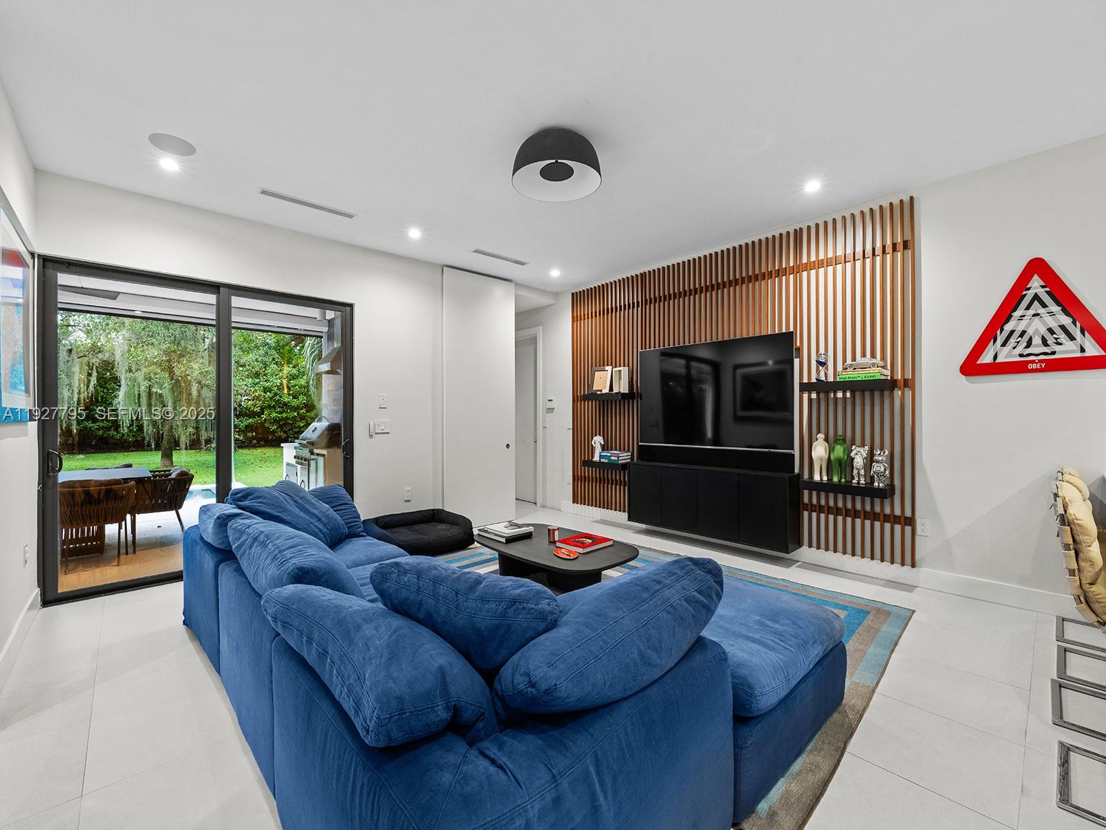 SUNSHINE FRUITS CO - Residential