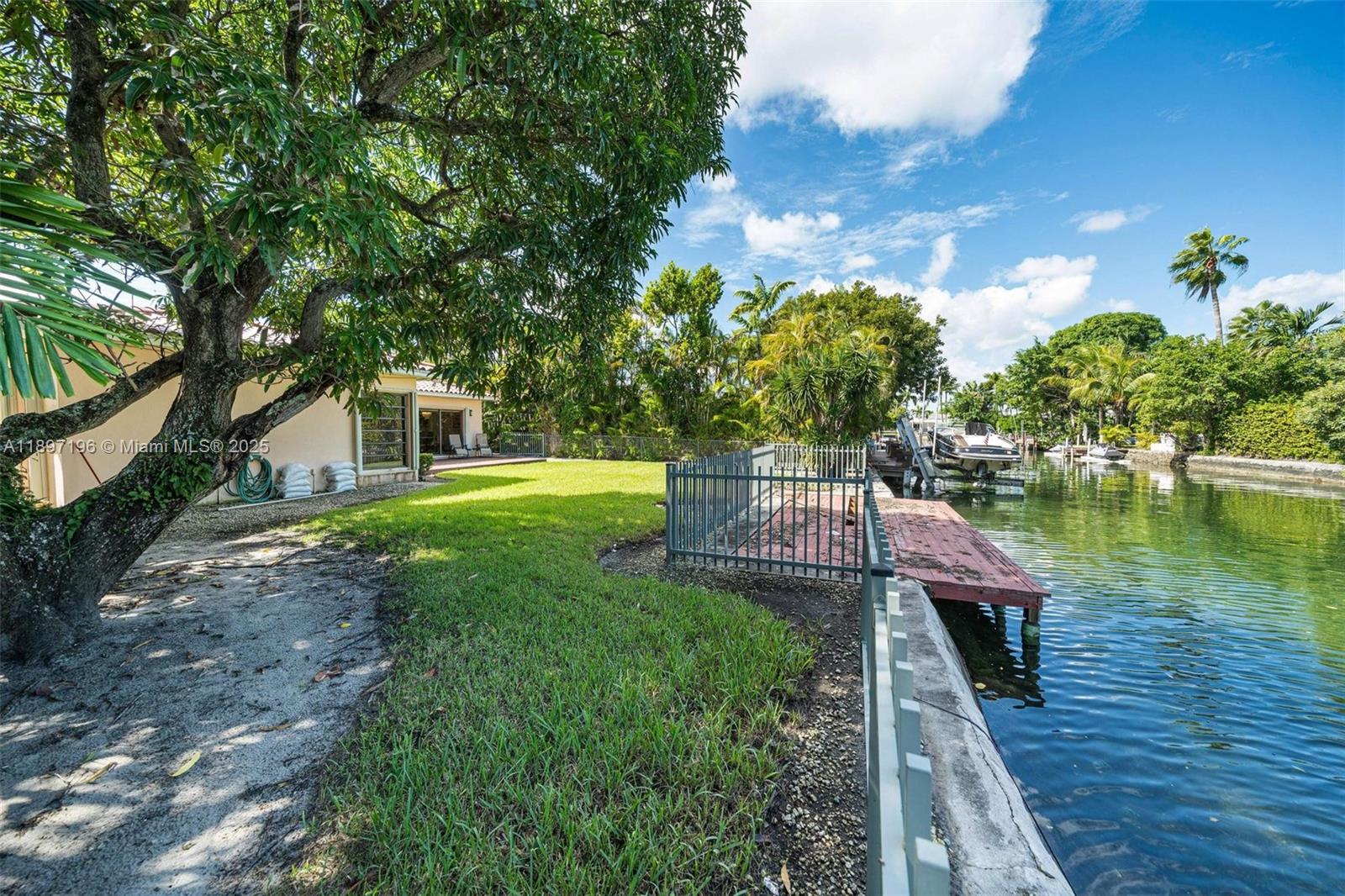 BISCAYNE POINT - Residential