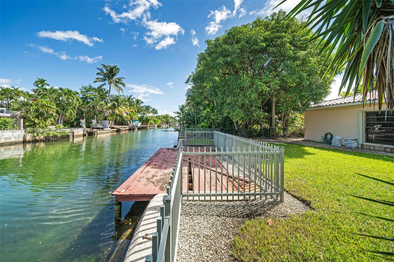 BISCAYNE POINT - Residential