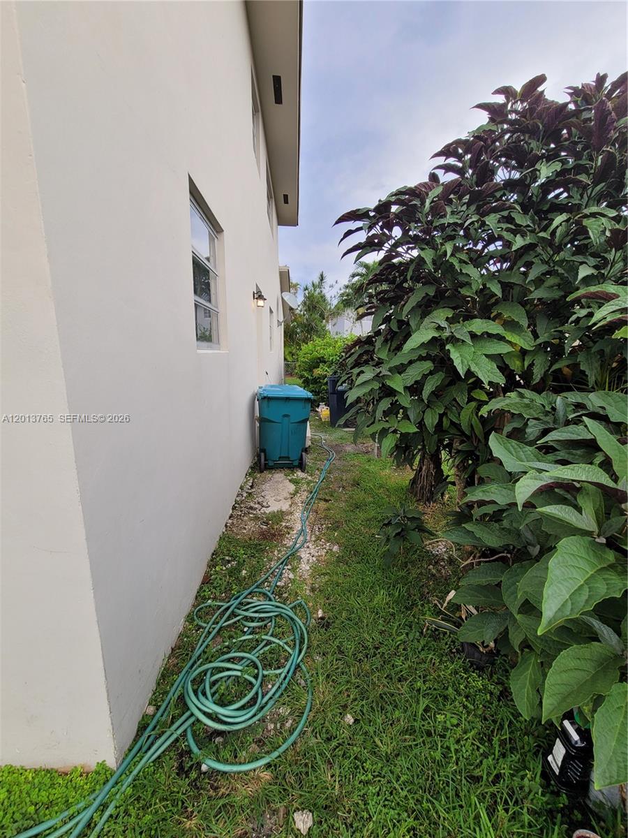 BIRD ROAD HIGHLANDS - Residential Lease