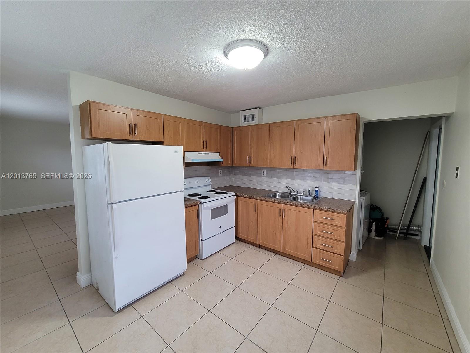 BIRD ROAD HIGHLANDS - Residential Lease