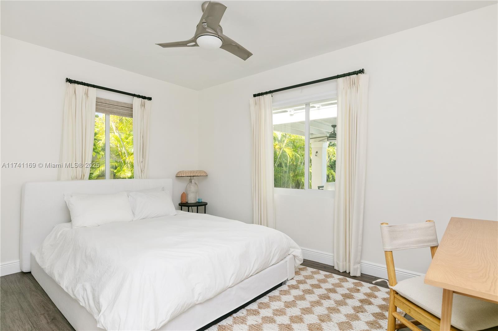 TROPICAL ISLE HOMES SUB 1 - Residential