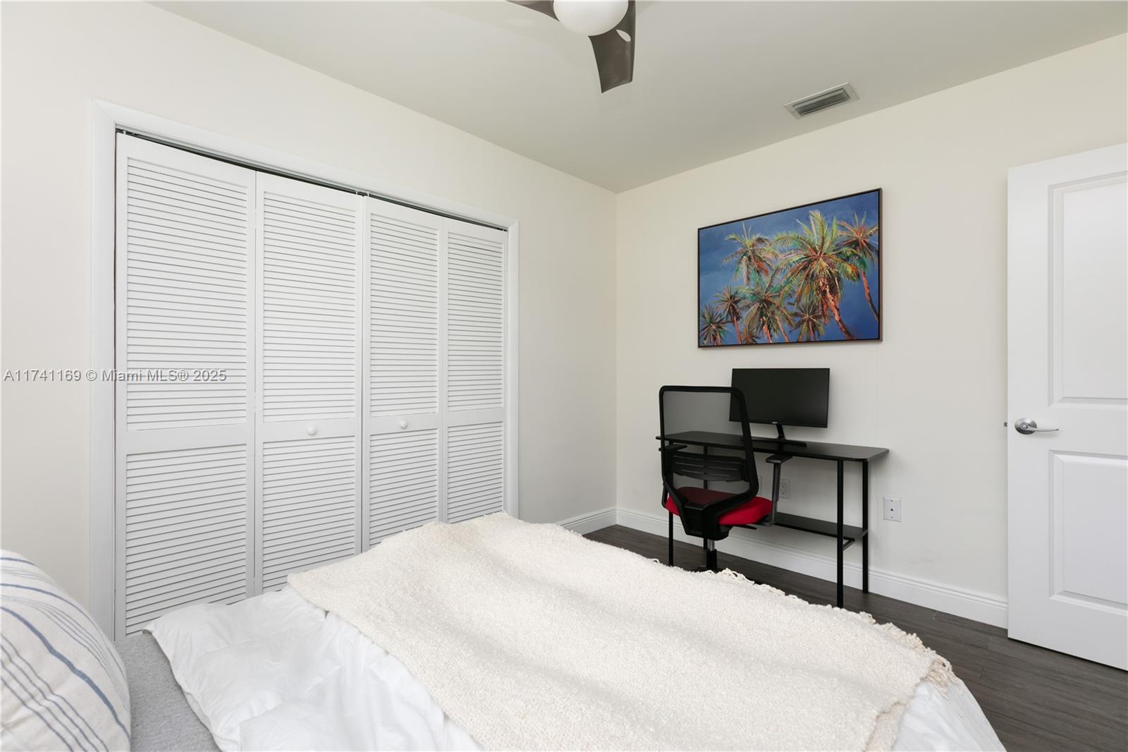 TROPICAL ISLE HOMES SUB 1 - Residential