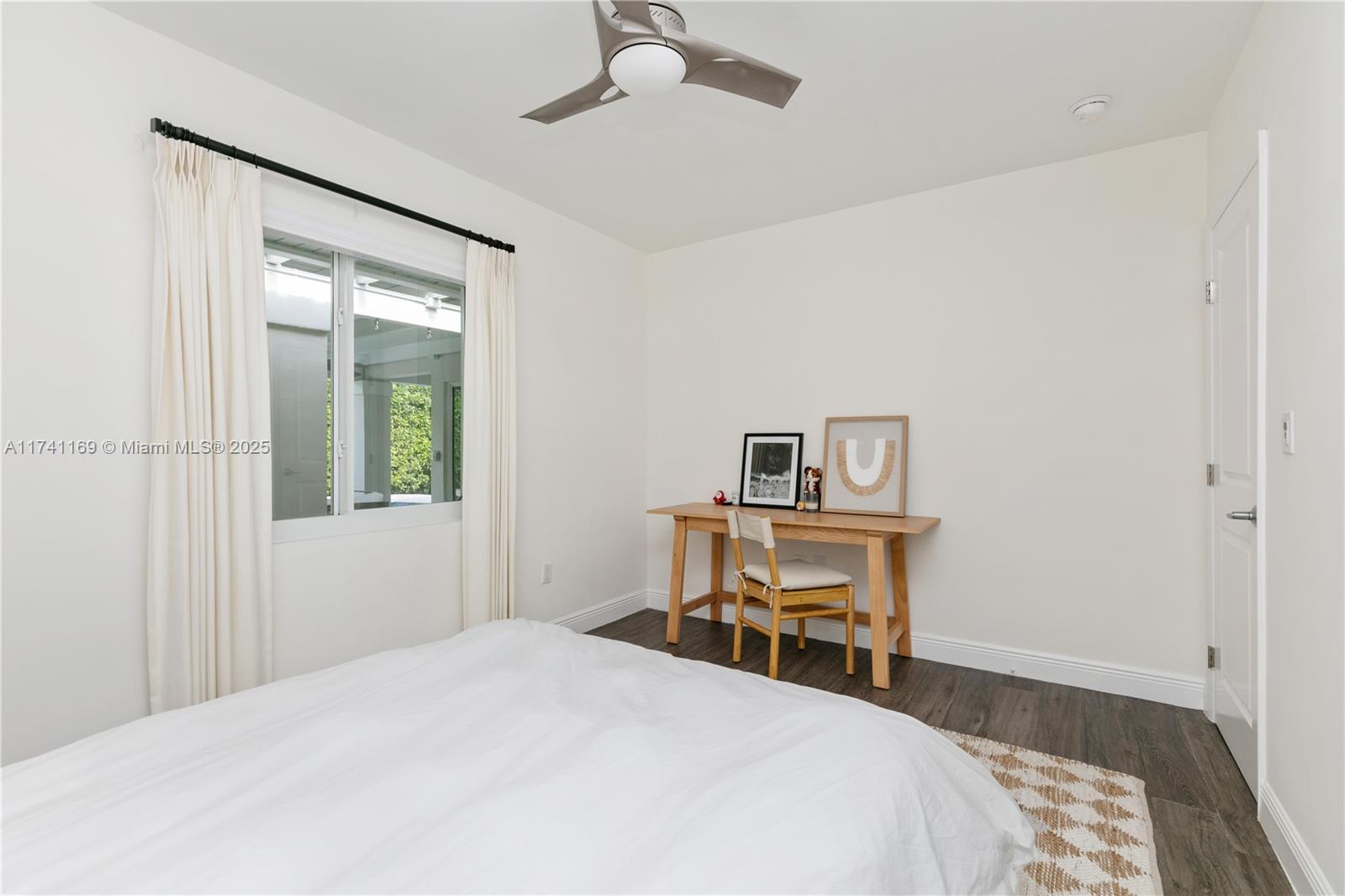 TROPICAL ISLE HOMES SUB 1 - Residential