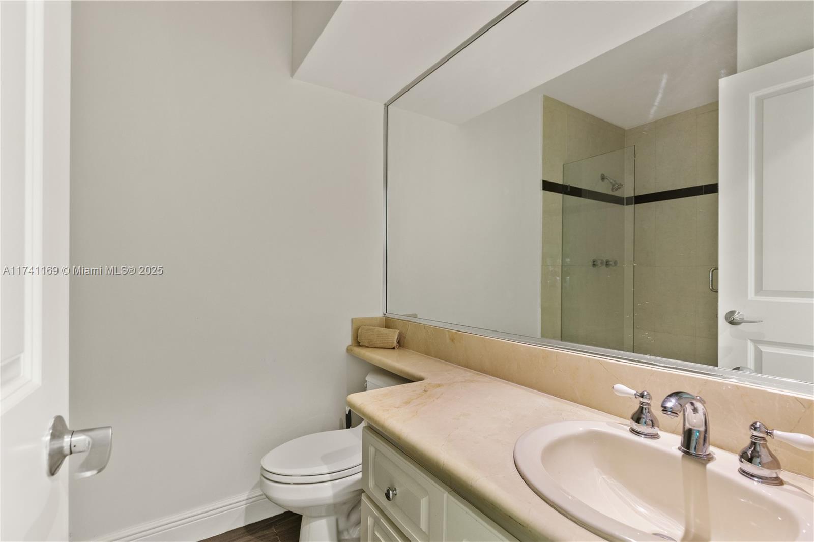 TROPICAL ISLE HOMES SUB 1 - Residential