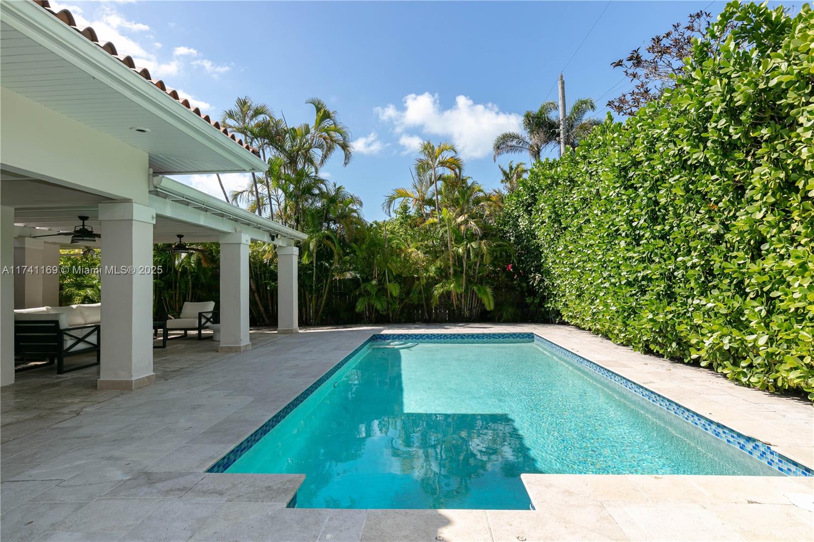 TROPICAL ISLE HOMES SUB 1 - Residential