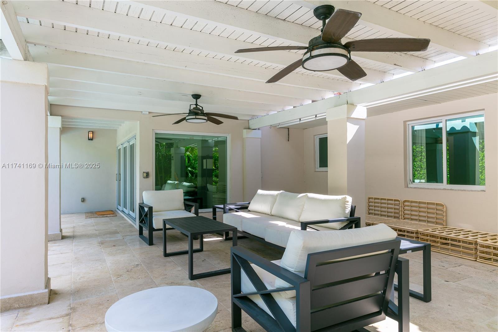 TROPICAL ISLE HOMES SUB 1 - Residential