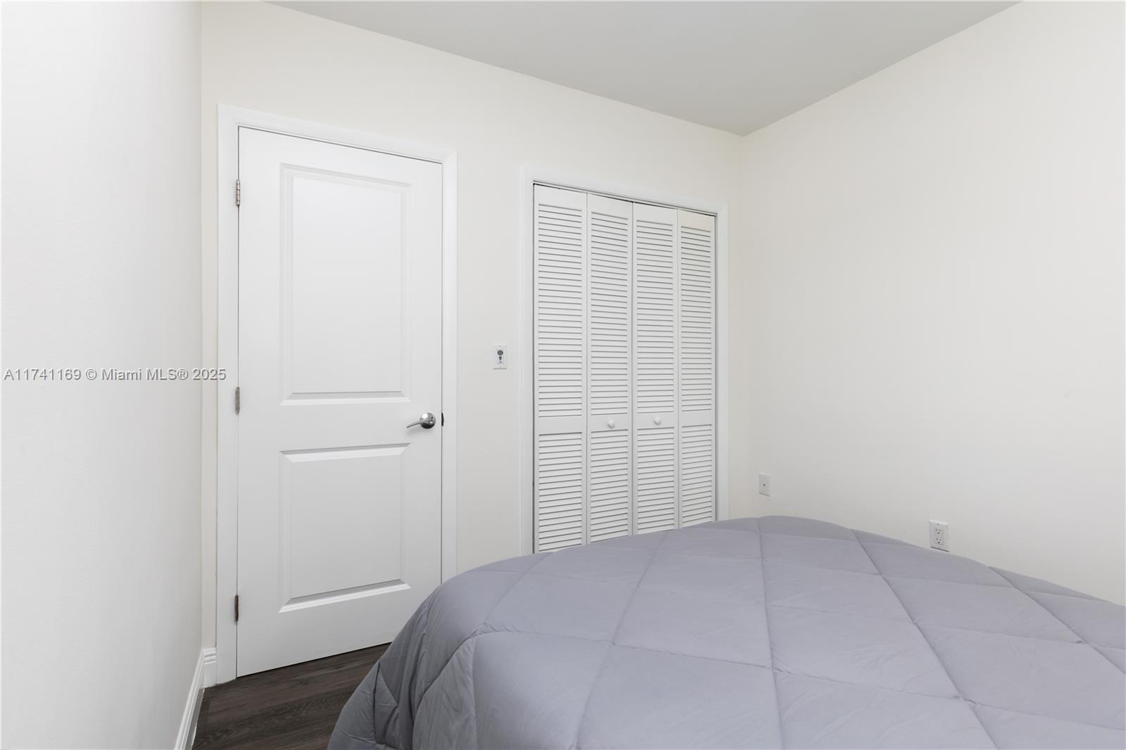 TROPICAL ISLE HOMES SUB 1 - Residential