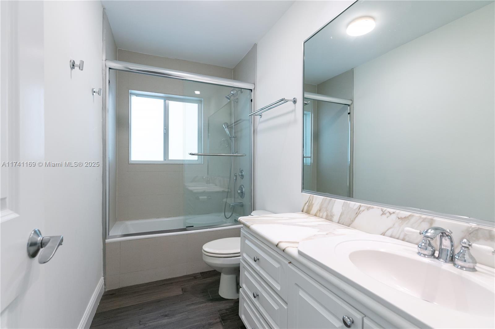 TROPICAL ISLE HOMES SUB 1 - Residential