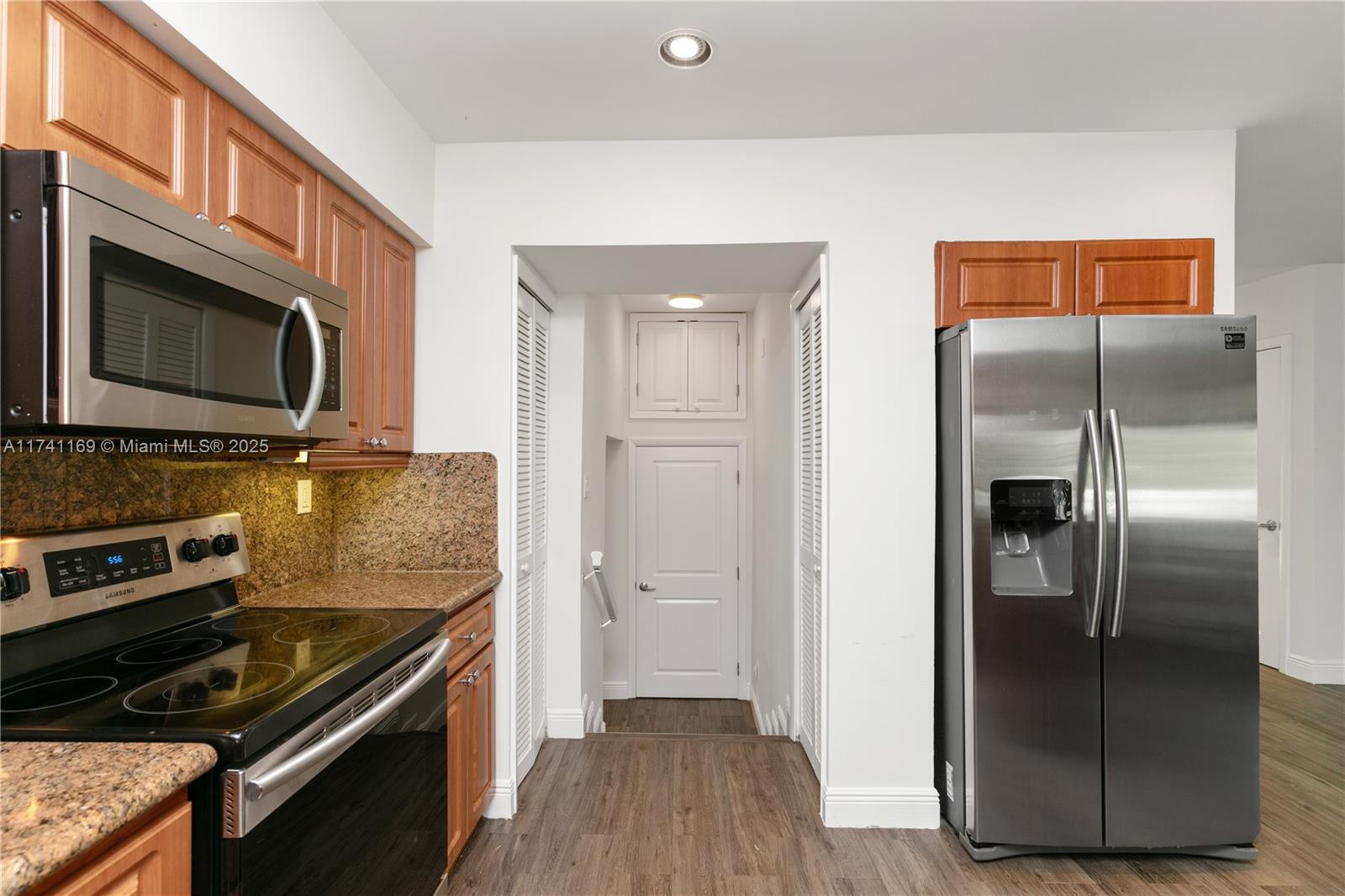 TROPICAL ISLE HOMES SUB 1 - Residential