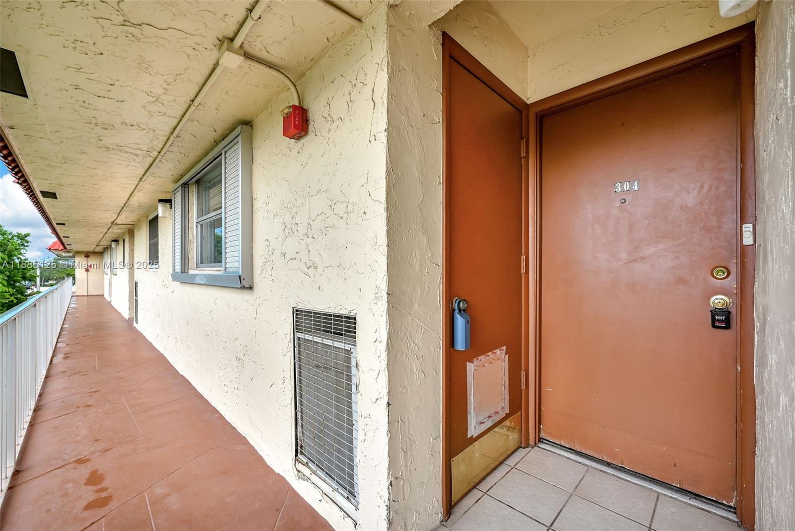 View photos, virtual tours, details... 700 SE 6th Ave 304
