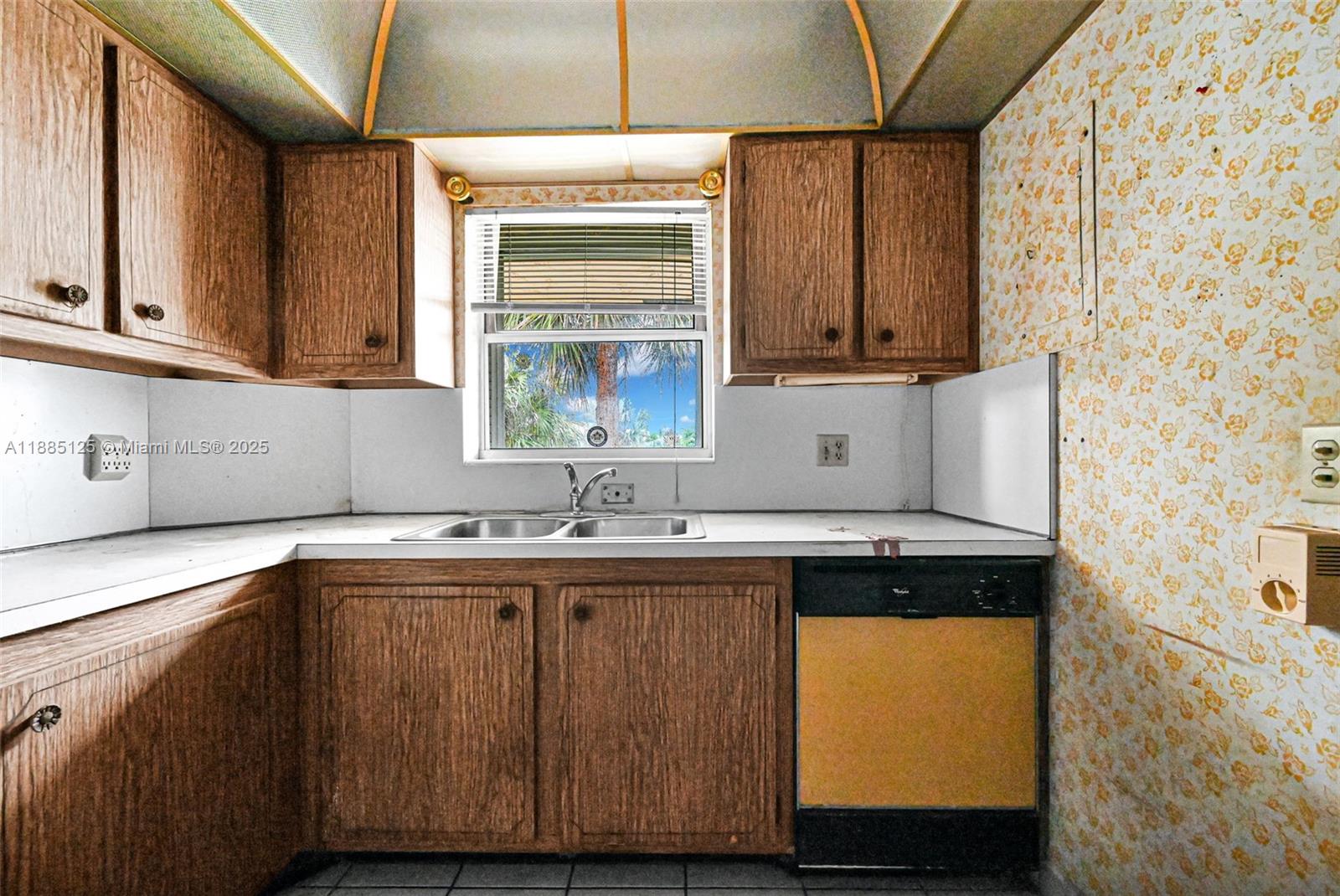 NORTH GARDEN CONDO OF DEE - Residential