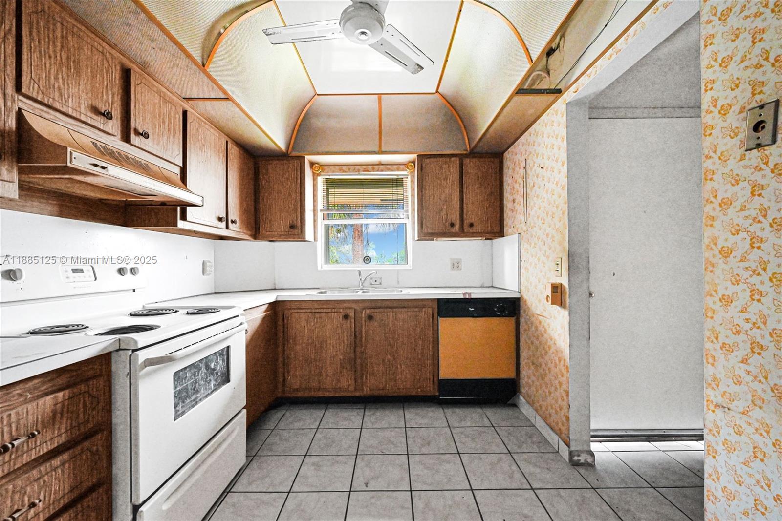 NORTH GARDEN CONDO OF DEE - Residential