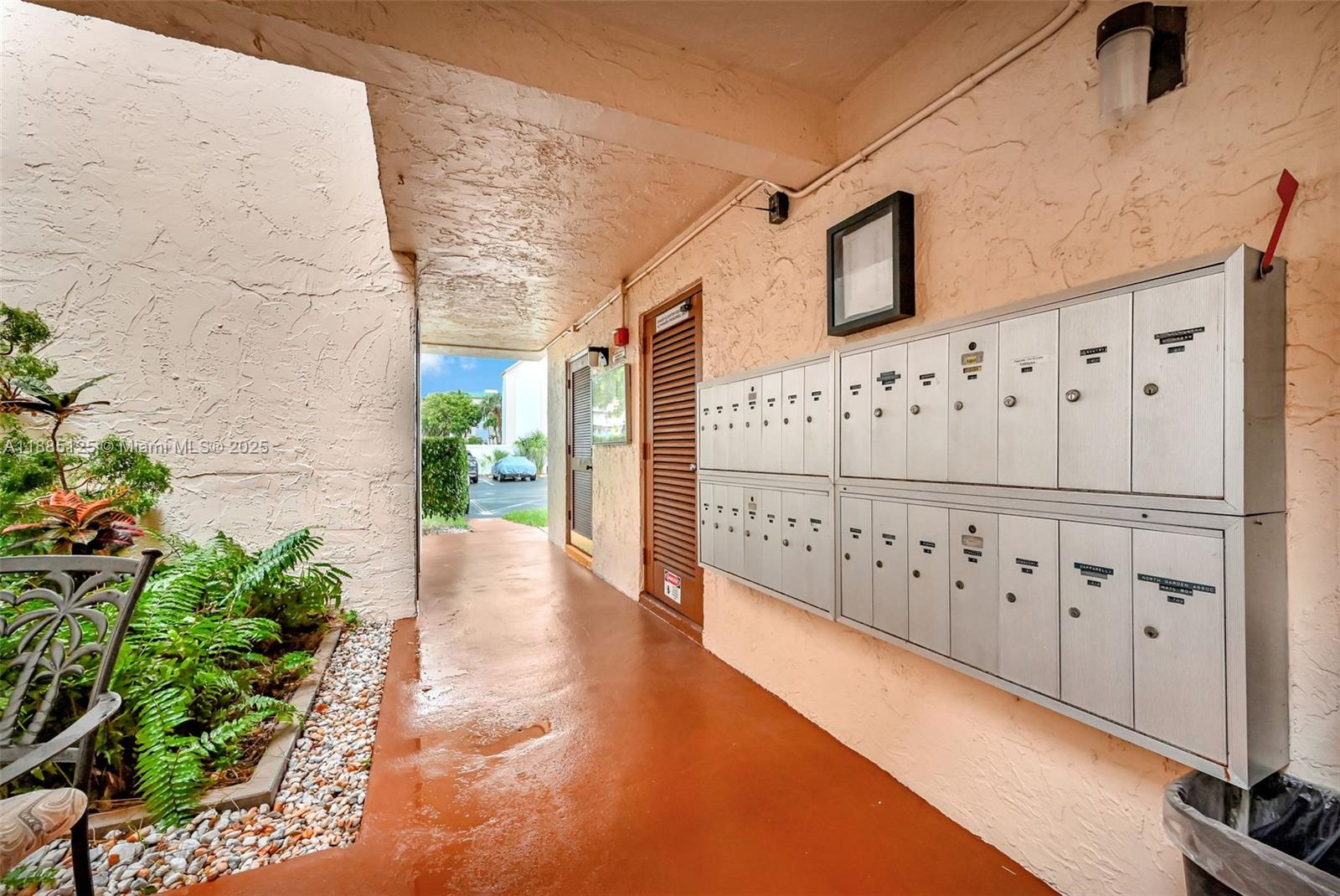 View photos, virtual tours, details... 700 SE 6th Ave 304