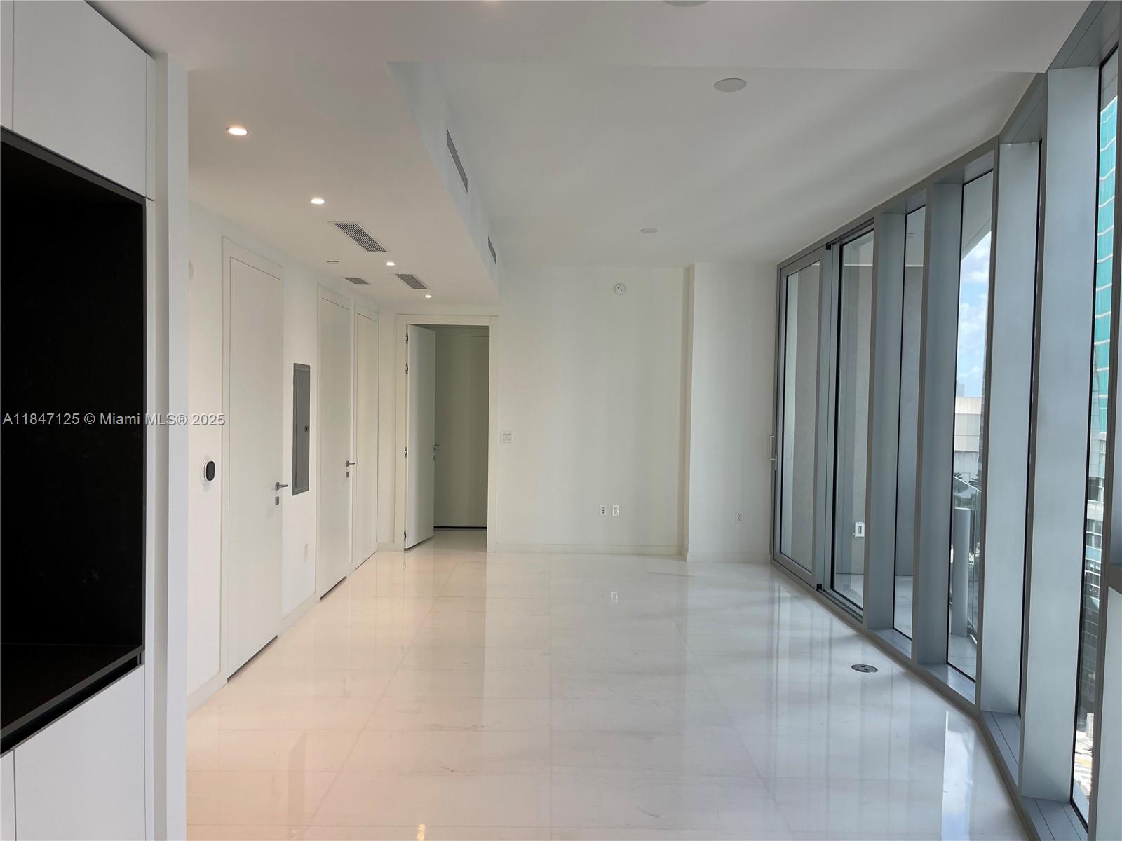 300 Biscayne Boulevard Way 606E
